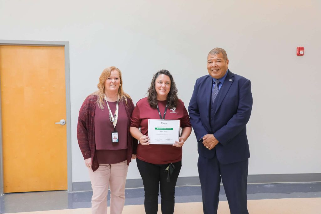 Erika receives award