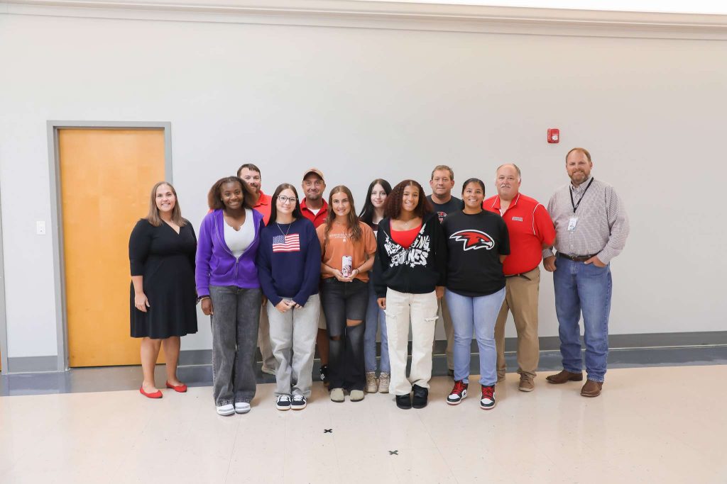 softball team receive certificate